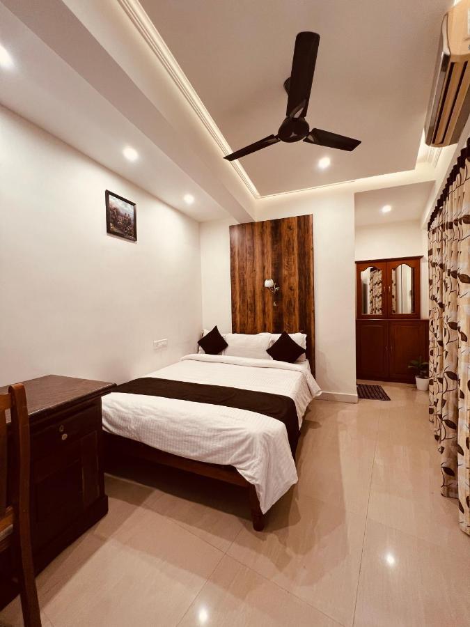 Thayamkery'S Royal Inn Kochi Dış mekan fotoğraf