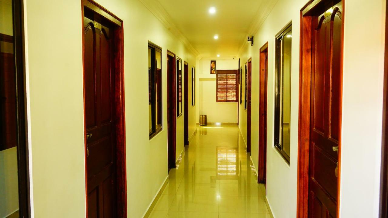 Thayamkery'S Royal Inn Kochi Dış mekan fotoğraf